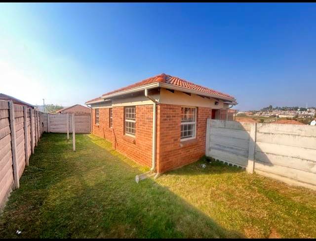 3 BEDROOM HOUSE FOR SALE IN THATCH HILL ESTATE
